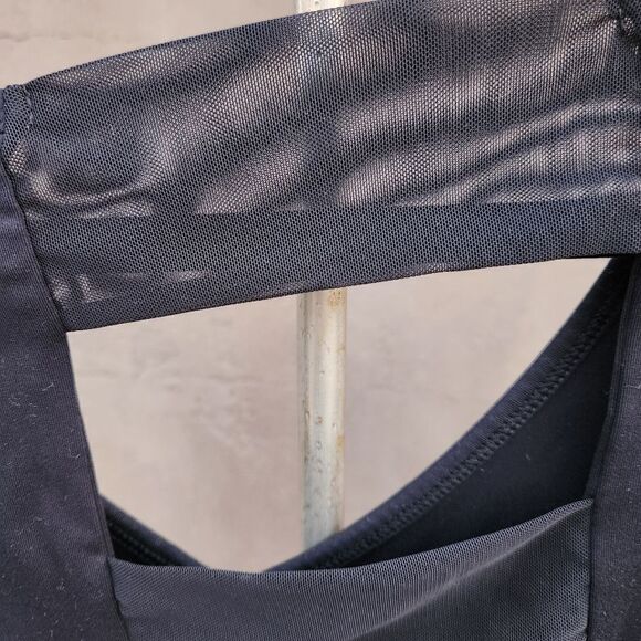 Yogalicious black open back tank - Picture 2 of 7